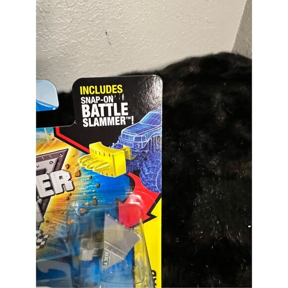 Hot Wheels Monster Jam BKT Growing Together 2015 Battle Slammer 1:64 New Sealed - Picture 3 of 4